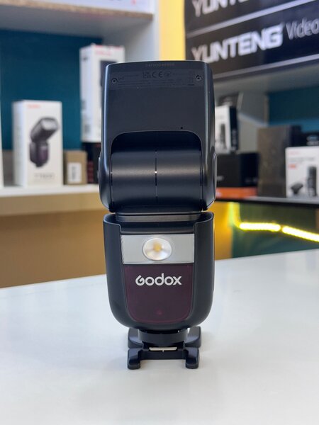 GODOX V860III SPEED LIGHT
