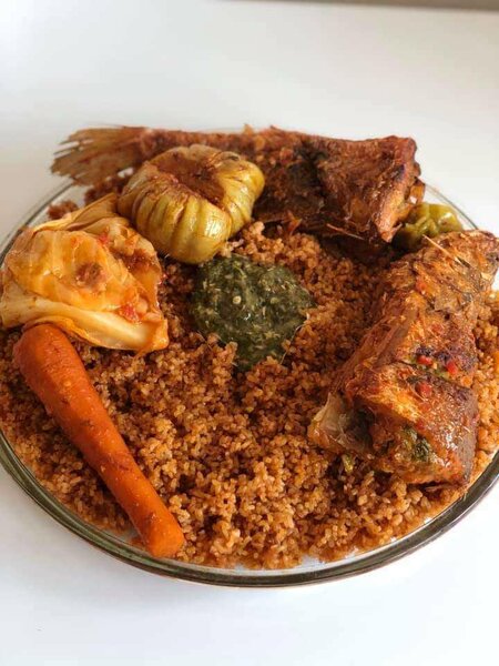 Délicieux plat de riz avec viande