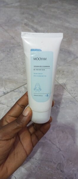 Vitamin B5 facial cleanser