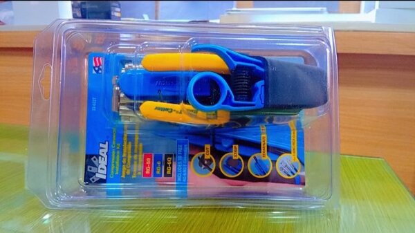 Pince à sertir coaxial