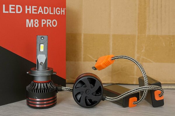 LED Lampe M8 Pro 180W