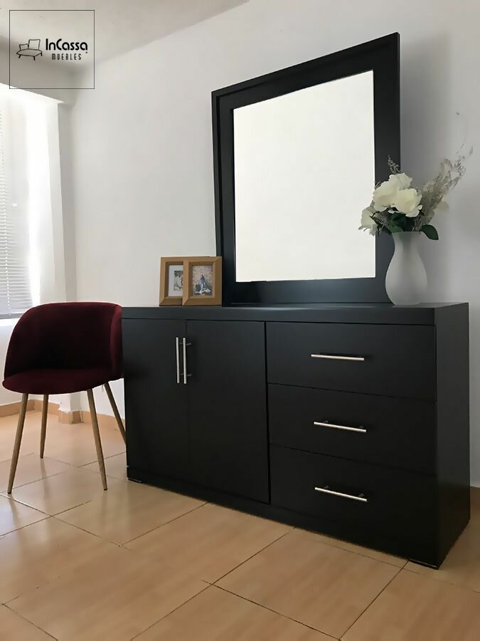 Dressing mirror  and chest of drawers