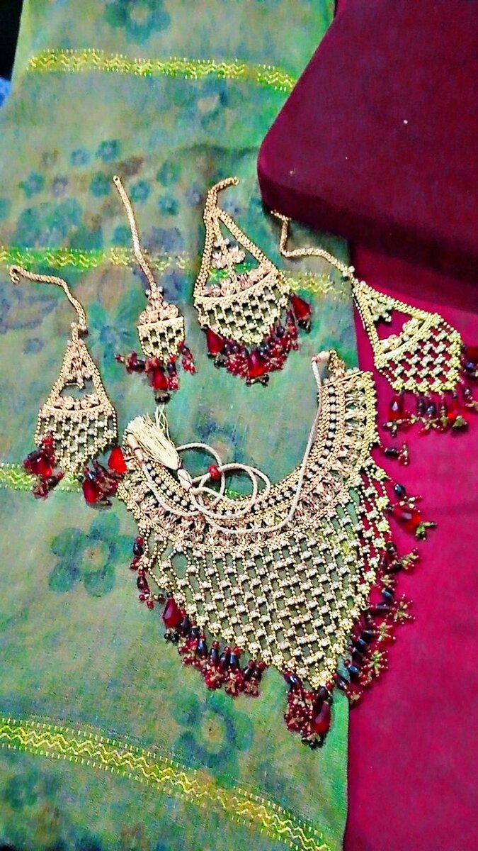 Golden jewelry Set for Bridal