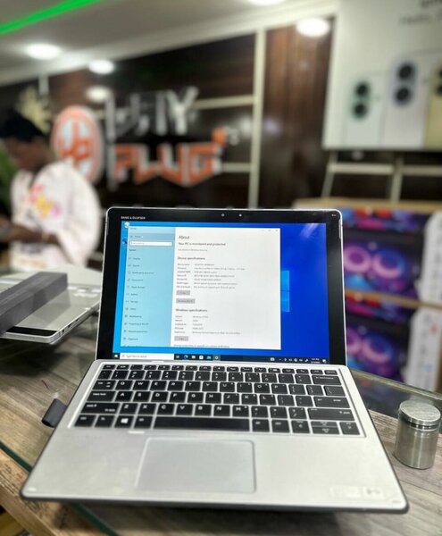 HP Elite X2 Core i7 8GB RAM 256gig
