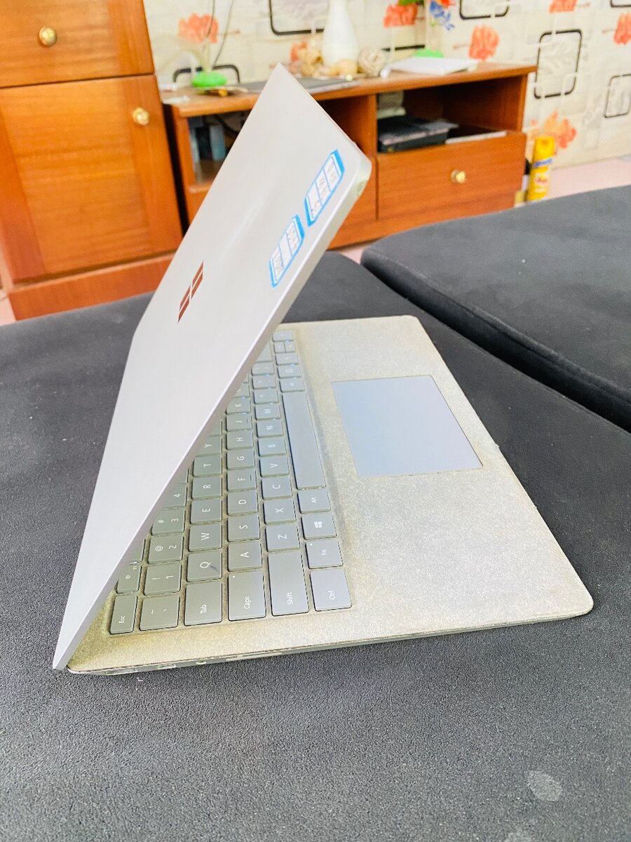 Microsoft surface laptop 1/core i5/