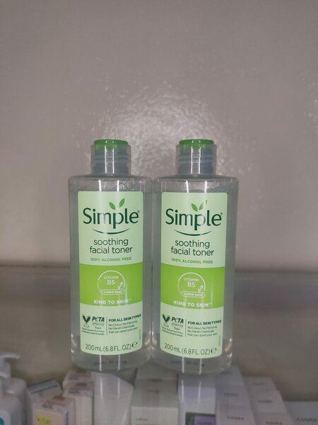 Simple soothing facial toner