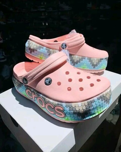 crocs