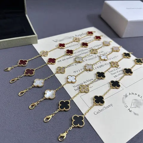 Bracelet van Cleef à la mode