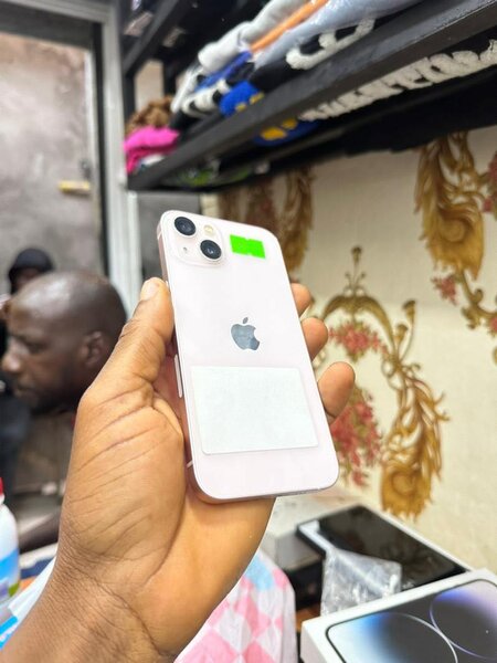 Disponible Phone 13 simple 128gb