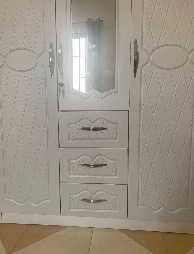 3 Door Wardrobe  3 drawers and 5 chambers