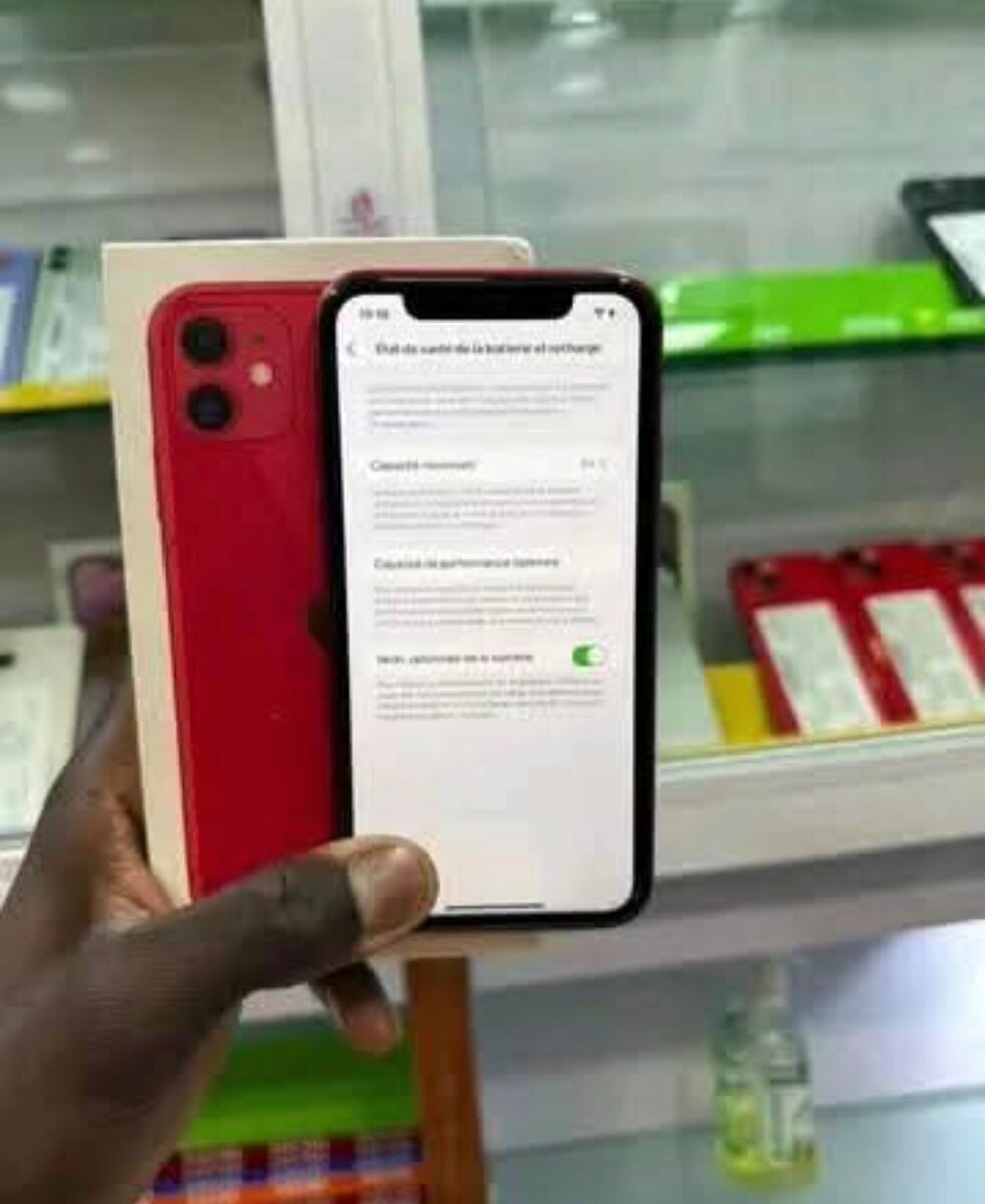 iPhone 11 simple Rouge Neuf