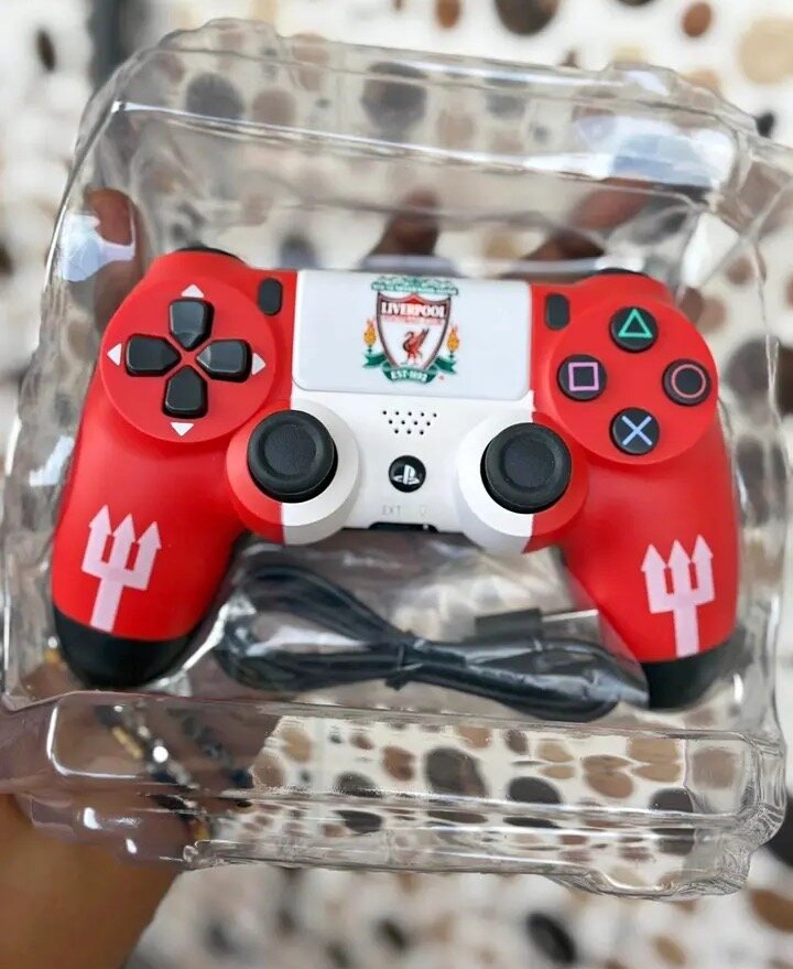 Manette PS4 personnalisée GTA