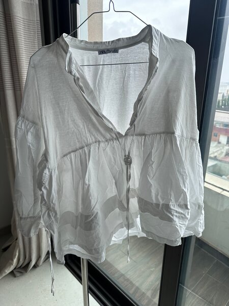 Blouse blanche en coton légère