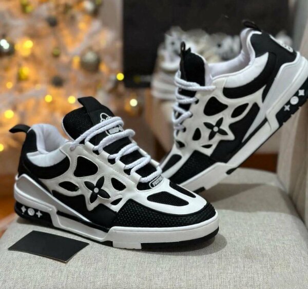 Baskets noires et blanches stylées