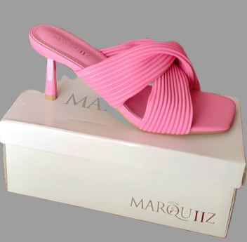 Sandales à talons roses