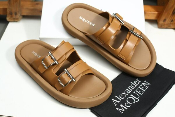 Sandales en cuir marron