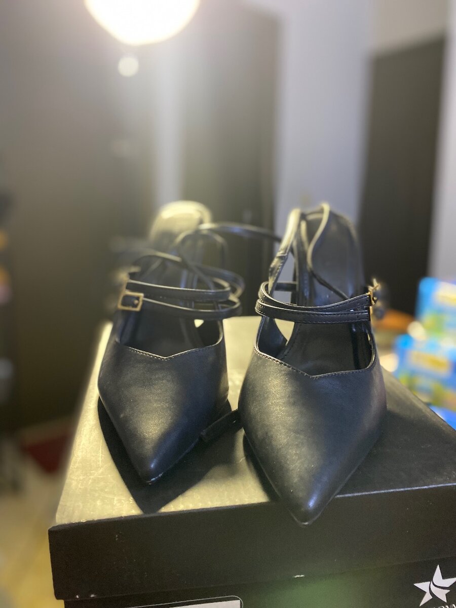 Talons hauts élégants noir