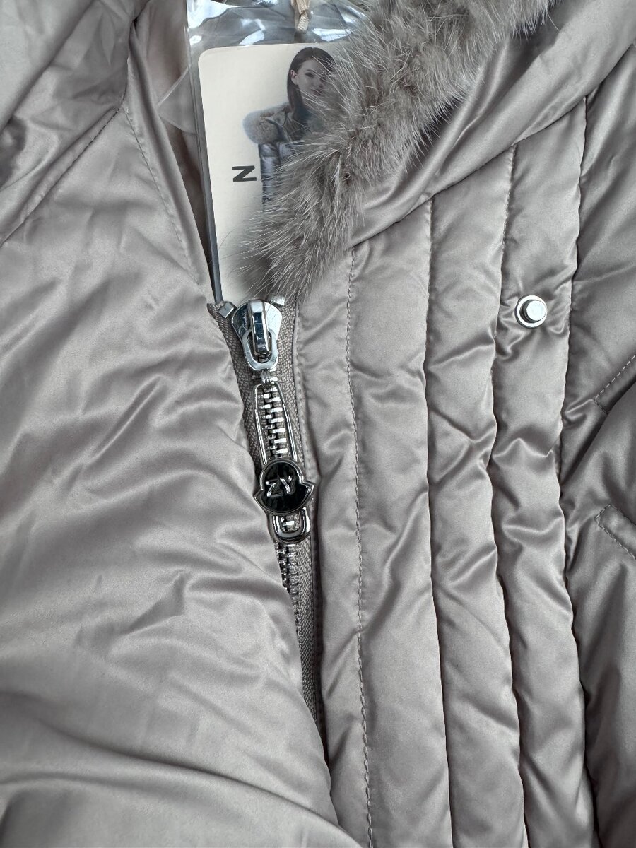 Зимняя куртка новая. Размер М