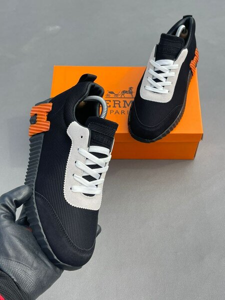 Baskets élégantes noires et blanches