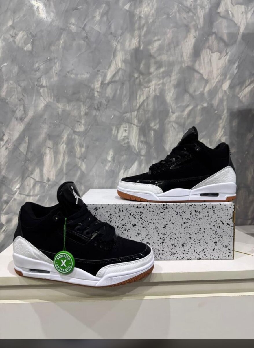 Original Jordan 4 Sneakers