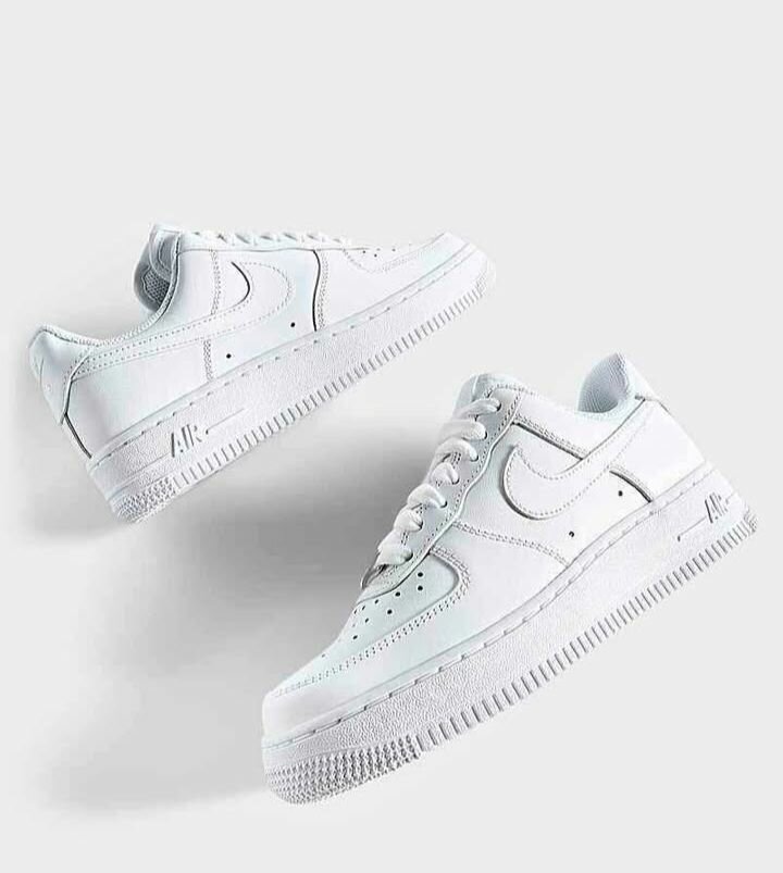 NIKE AIR FORCE 1