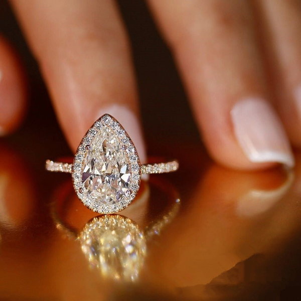 Pear-shaped engagement ring