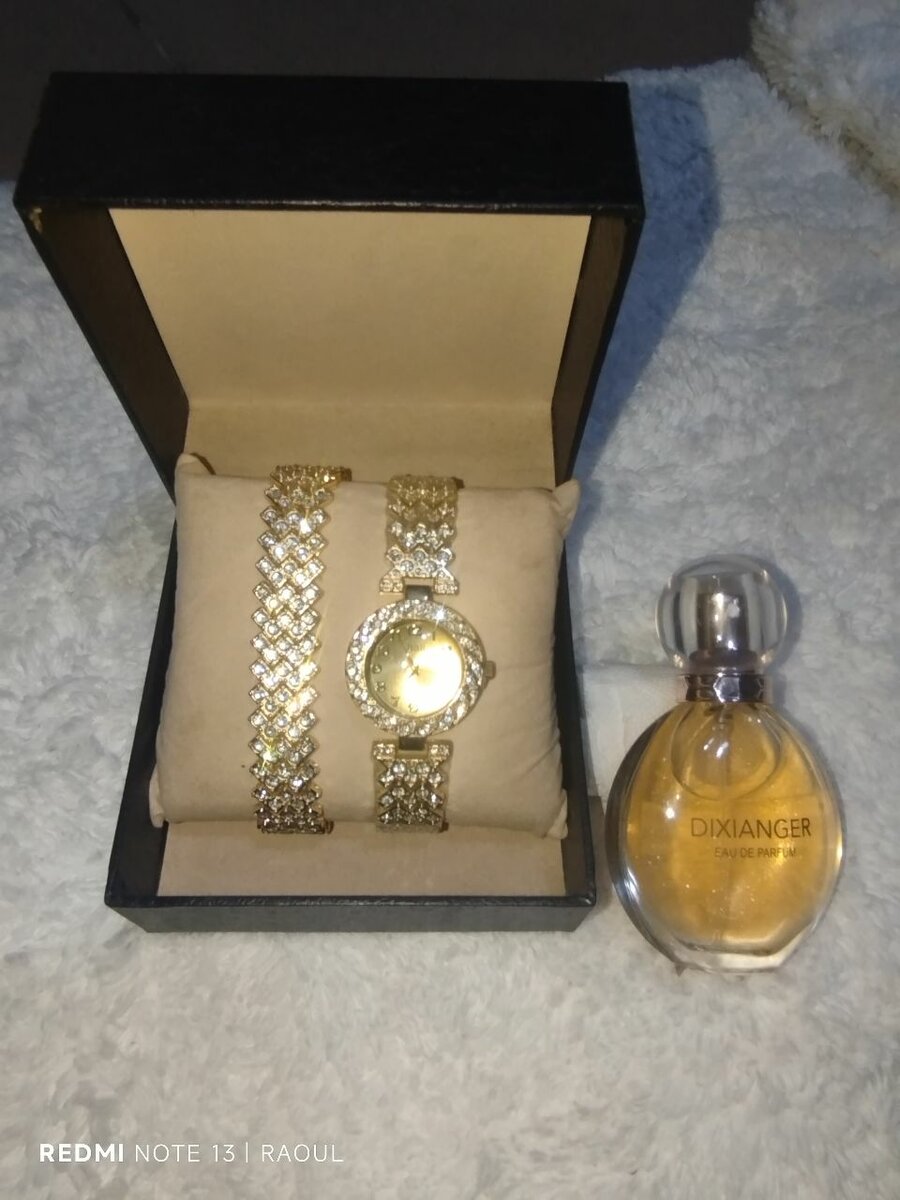 Montre, bracelet accompagné d'un parfums Dixianger