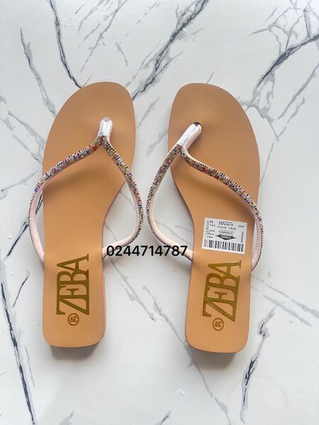 Size 39- Ladies quality slippers