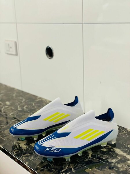 Chaussures de football F50