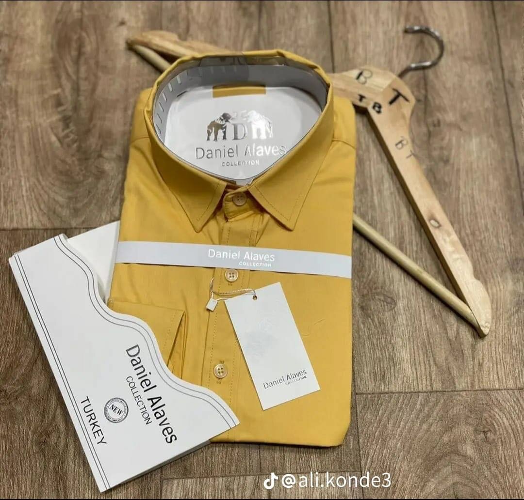 Chemise élégante jaune pour hommes