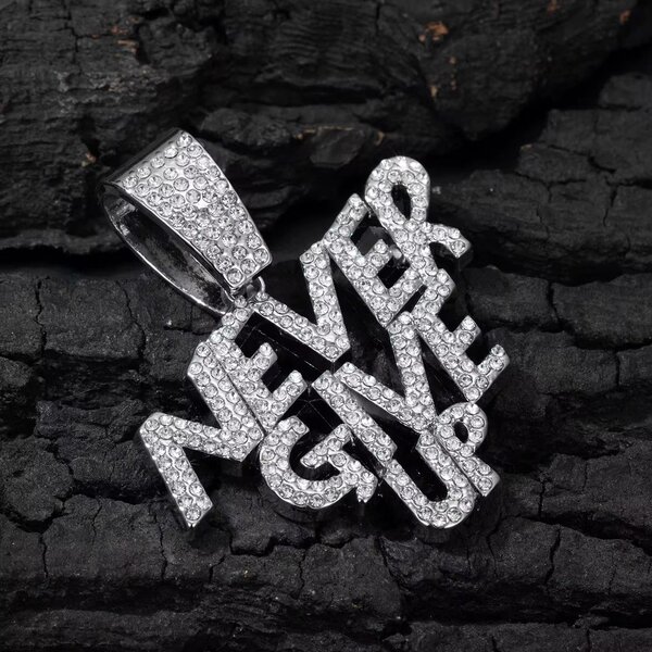 Collier "Never Give Up"