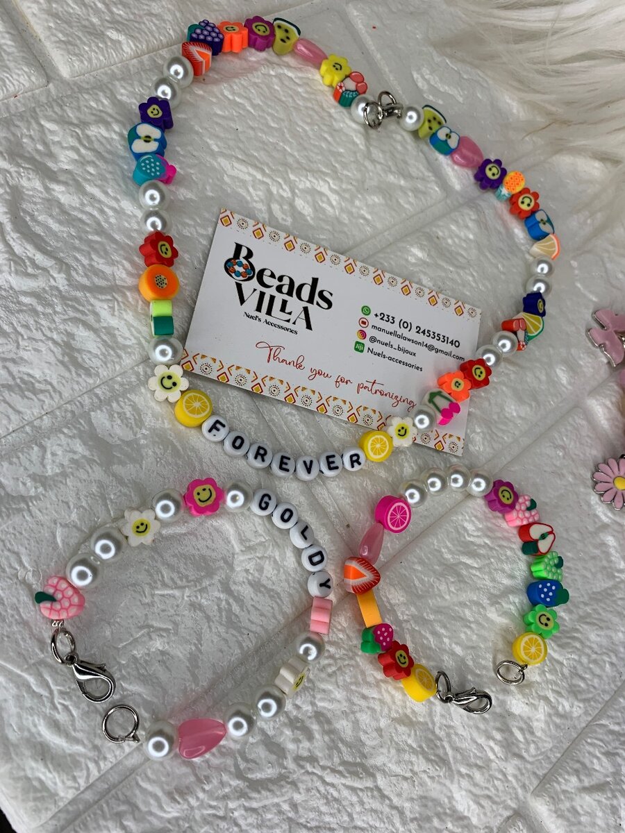 Necklace and bracelet set