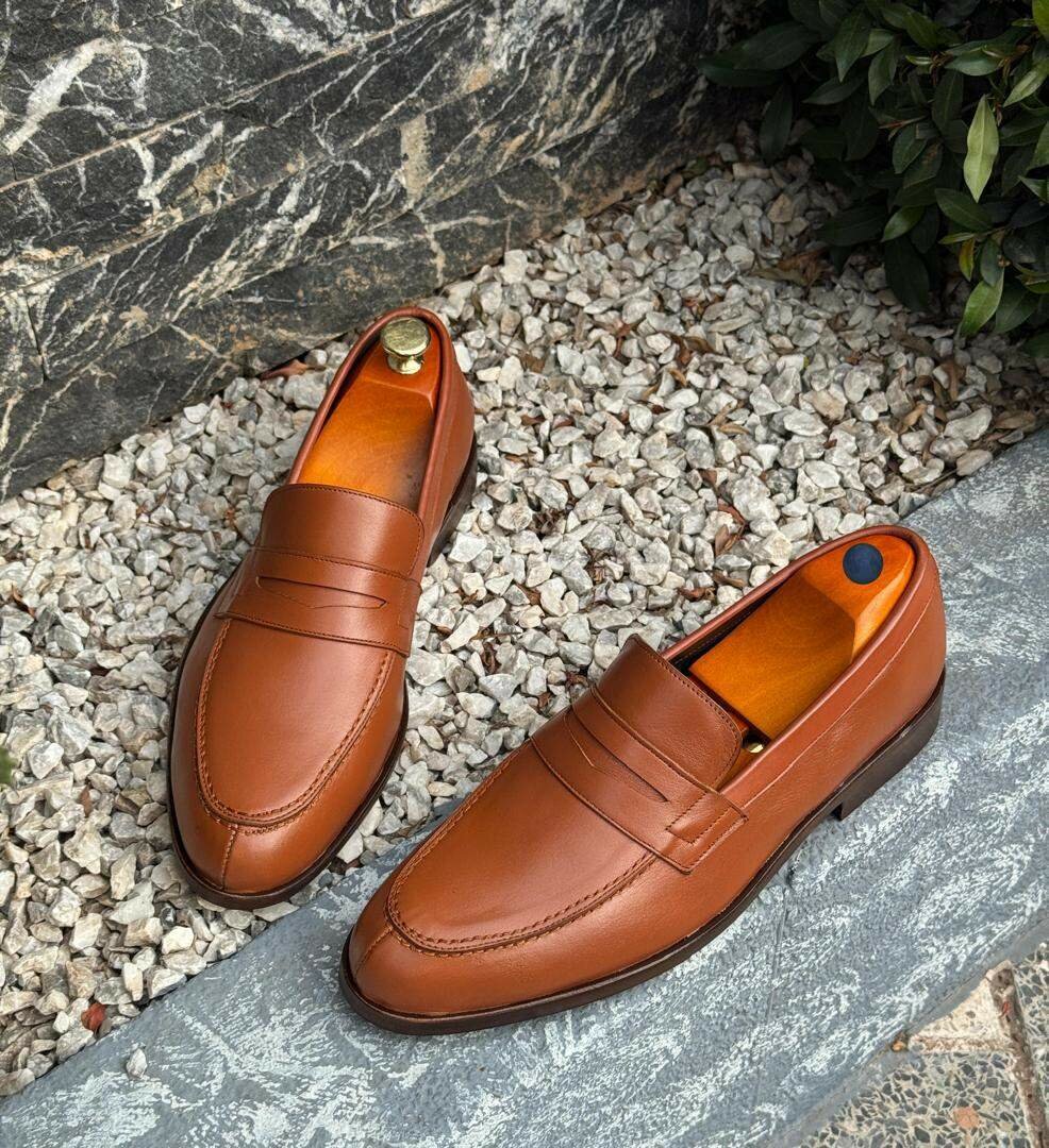 Mocassins en cuir marron élégant