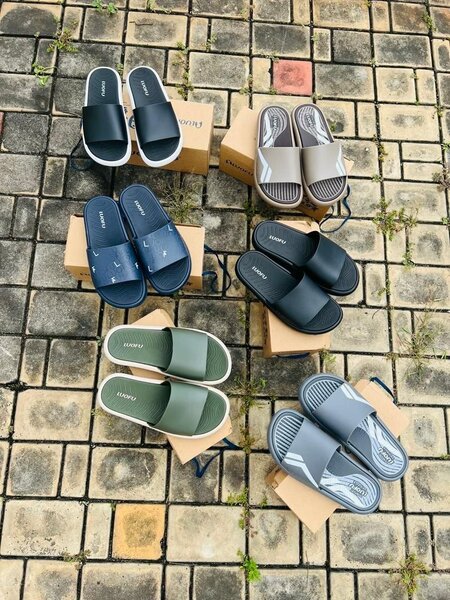 Claquettes confort pour hommes