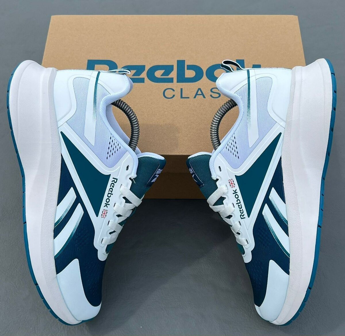 Reebok Classic Sneakers Modernes