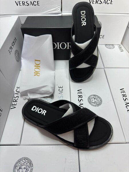 Sandales croisées élégantes