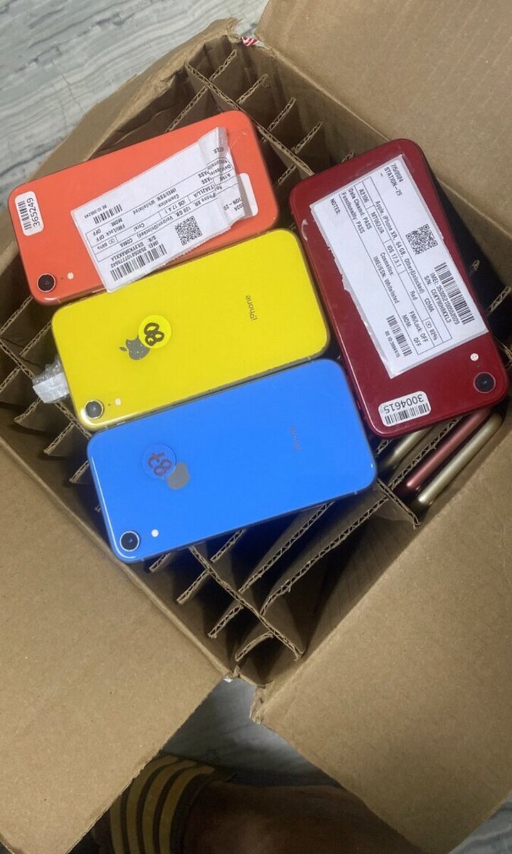 iPhone XR, 64gig available