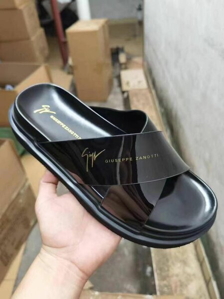 Mules noires Giuseppe Zanotti