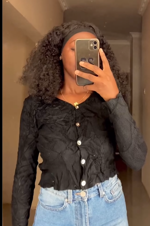  Short knitted Sweater  with buttons in pink  size: M