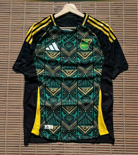 Maillot Jamaïque écussons en gomme version pro