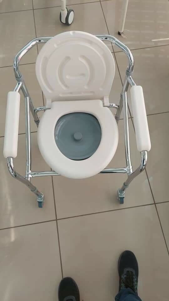 Wheel chairs, Walkers & Comodo Chairs