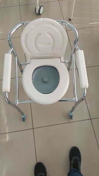 Wheel chairs, Walkers & Comodo Chairs