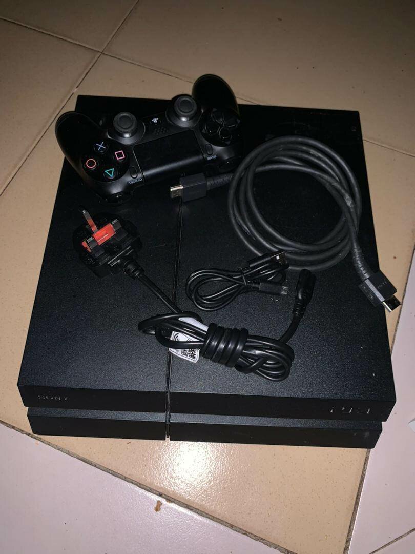 Playstation 4 with games and all it's accessories