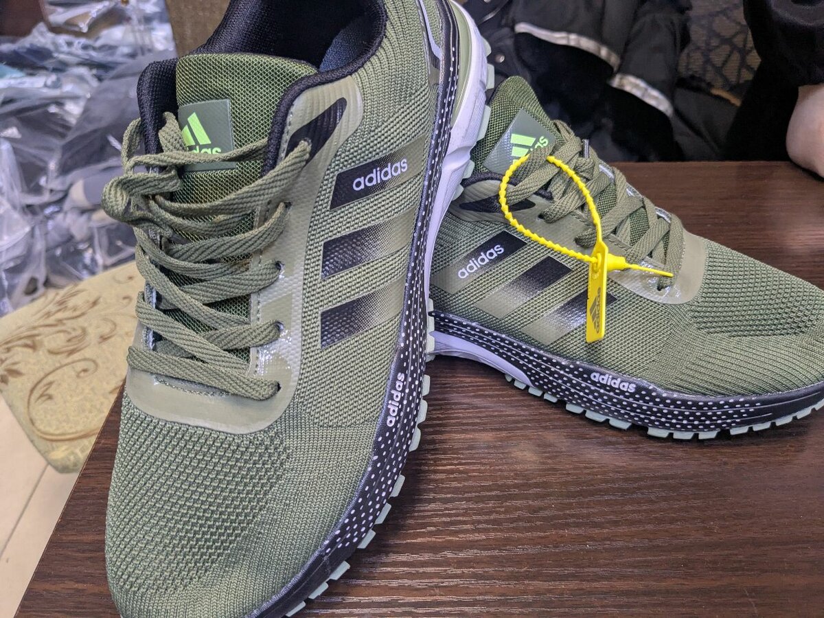 Кроссовки Adidas