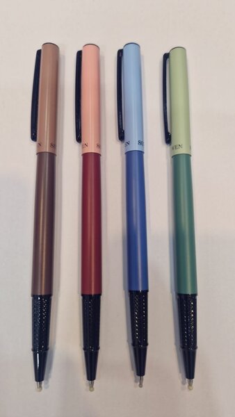 Stylos à bille colorés élégants