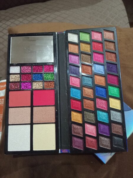 Romentic colour all in 1 make up kit