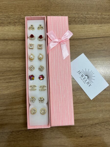 Cute earring set