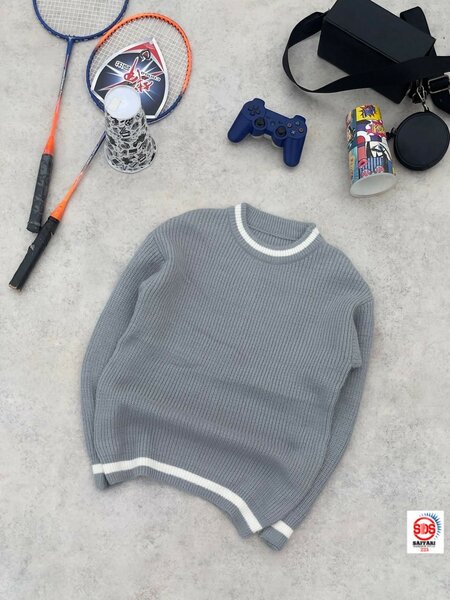 Pull gris en tricot élégant