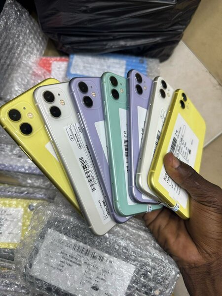 iPhone 11 64giga casineuf importé avec garantie