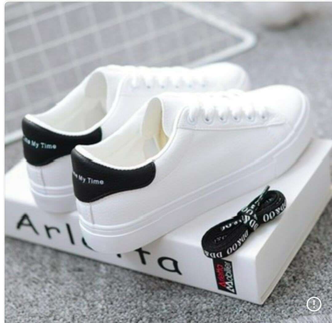 Ladies sneakers